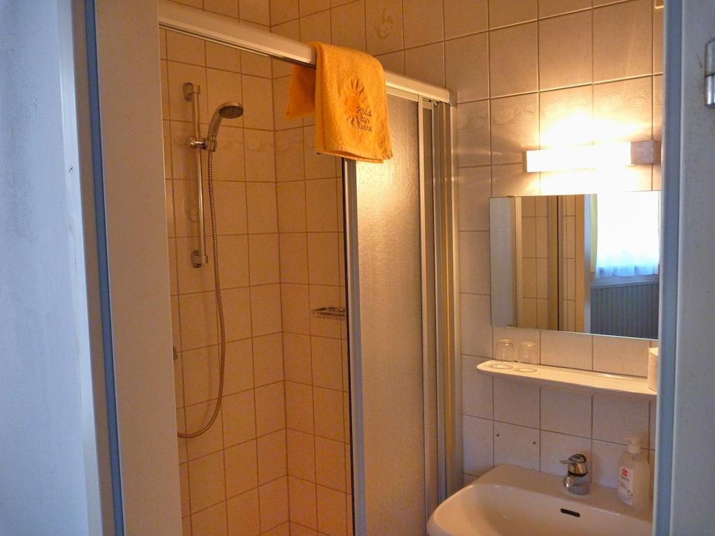 Hotel Zur Sonne Korneuburg Δωμάτιο φωτογραφία