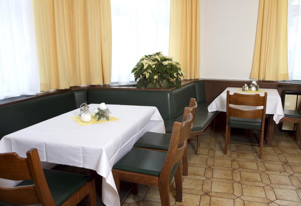 Hotel Zur Sonne Korneuburg Εξωτερικό φωτογραφία